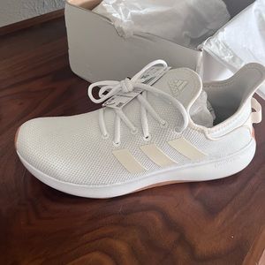 Brand new adidas cloudfoam shoes